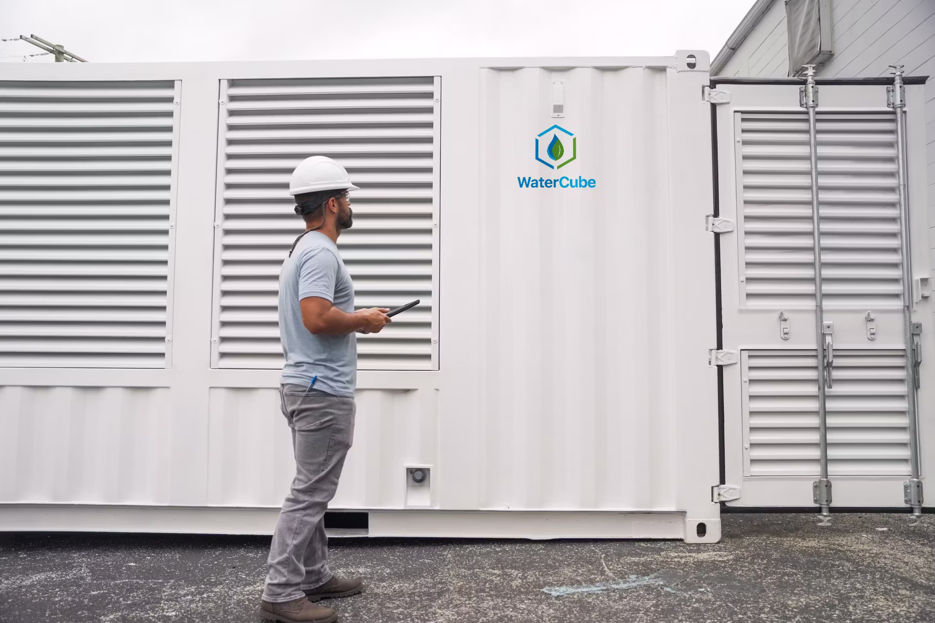 WaterCube 1000 system monitoring and hardware detail